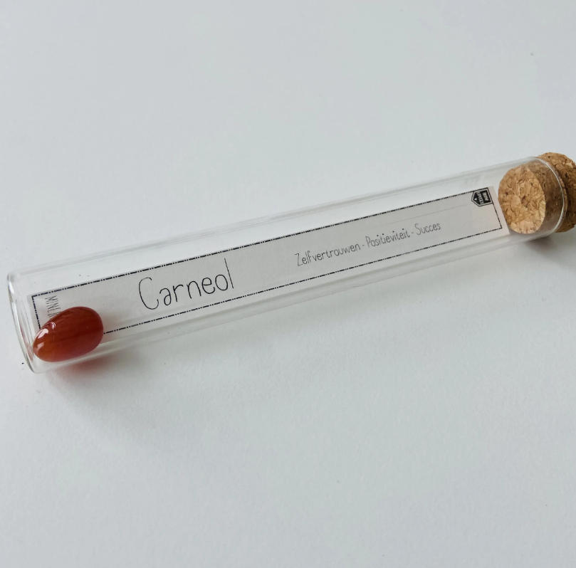Edelsteen in een buisje - Carneol